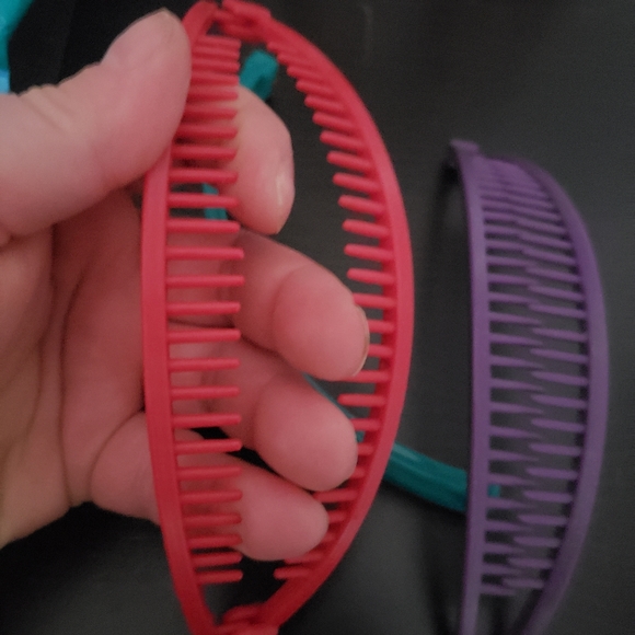 Retro Banana Hair Clips - Picture 3 of 3